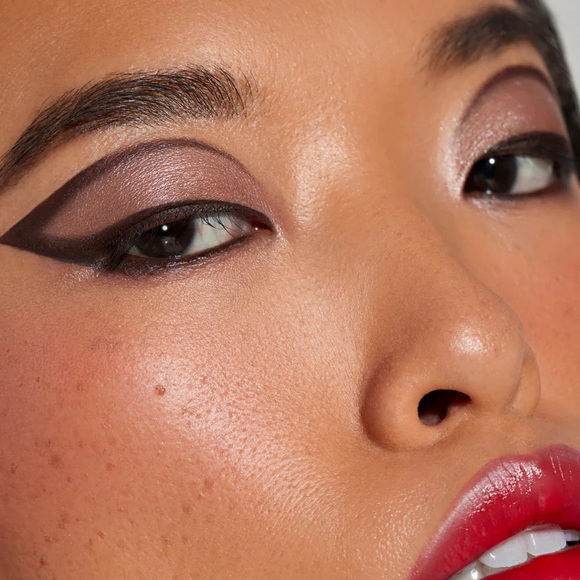 Bésame Cosmetics Masterliner Eyeliner Brown - Picture 7 of 8